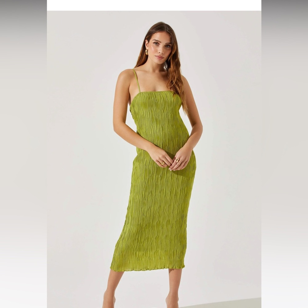ASTR the label Open Back Plisse Dress in Celery